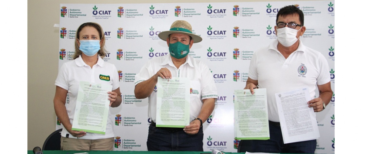 CIAT suscribe convenios Grupo CREA Este y la Facultad Integral del Noreste de la UAGRM